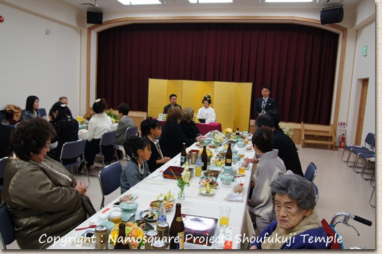 式典終了後、文化会館のサンガホールを使って食事会も開催されました。
